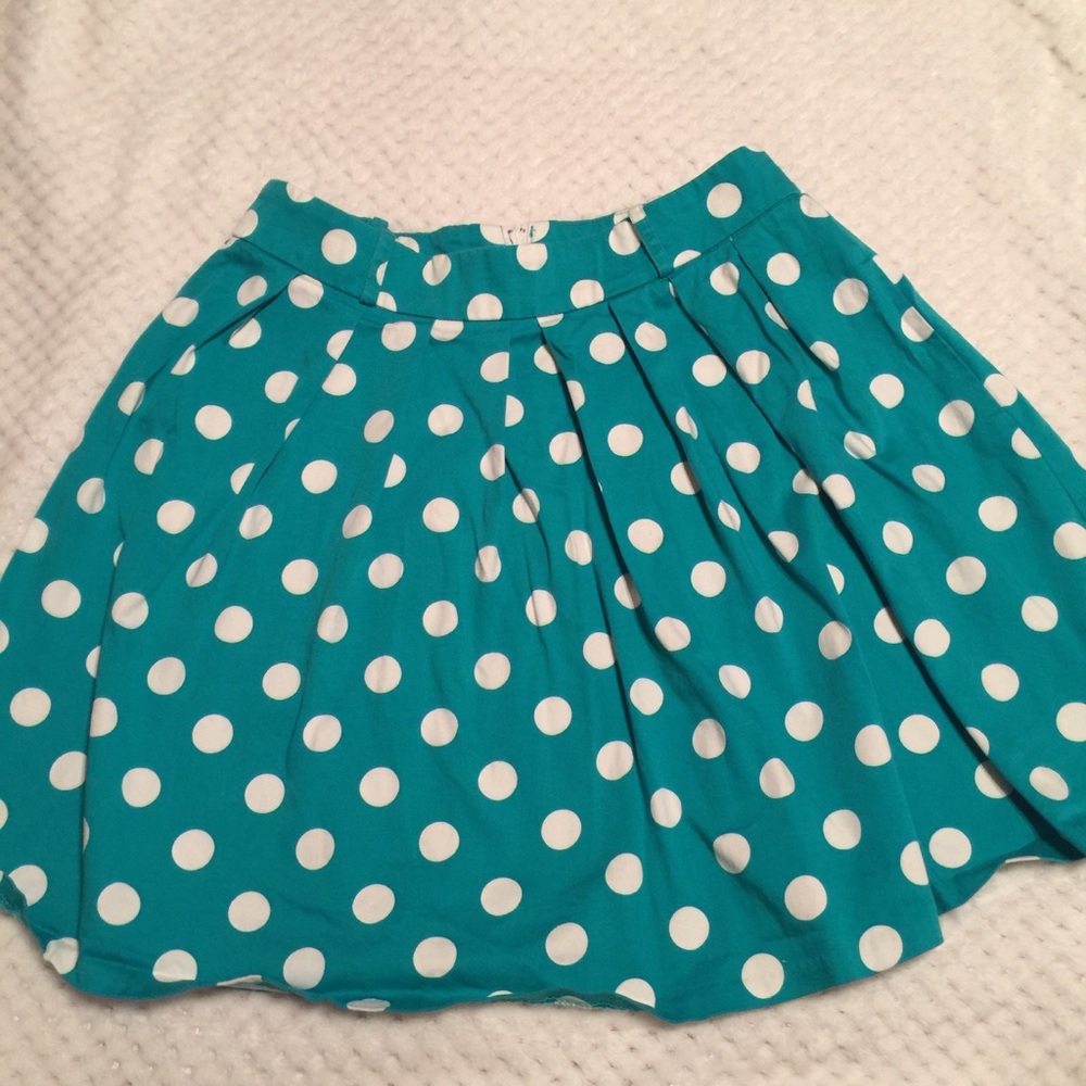 Pleated high waist polka dot skirt